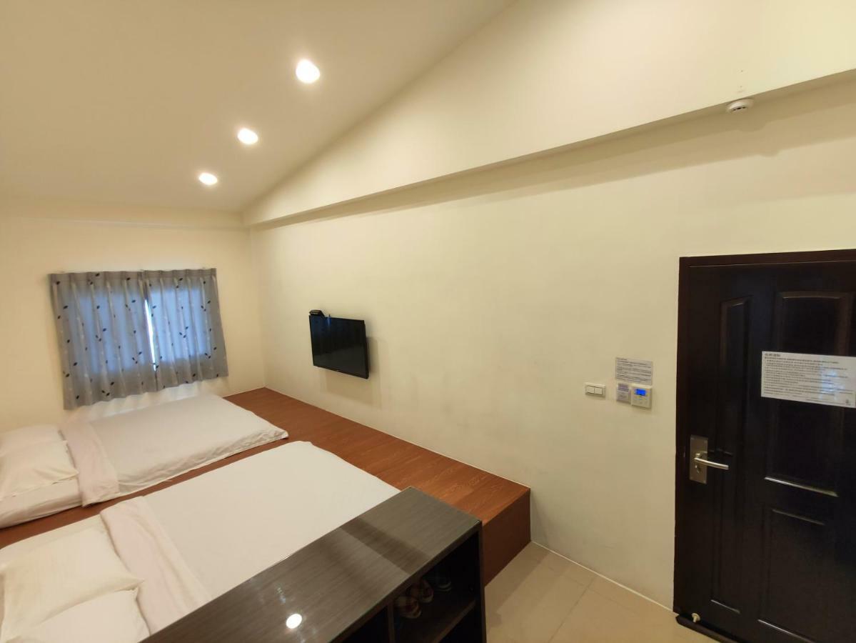 Feng Homestay Zhongpu Eksteriør billede